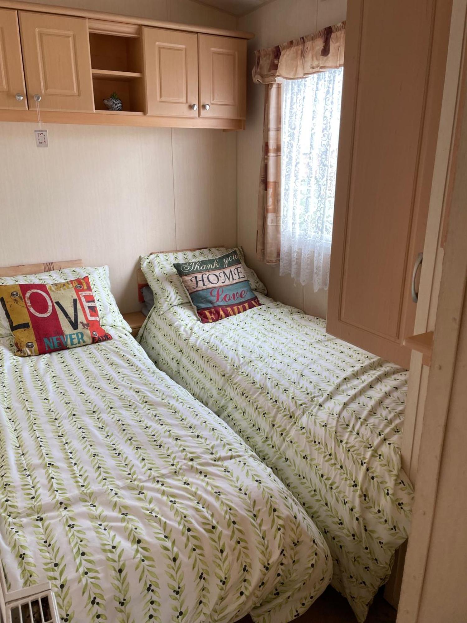 Cozy Camber Caravan 3 Bedroom Retreat With Decking Rye Eksteriør bilde