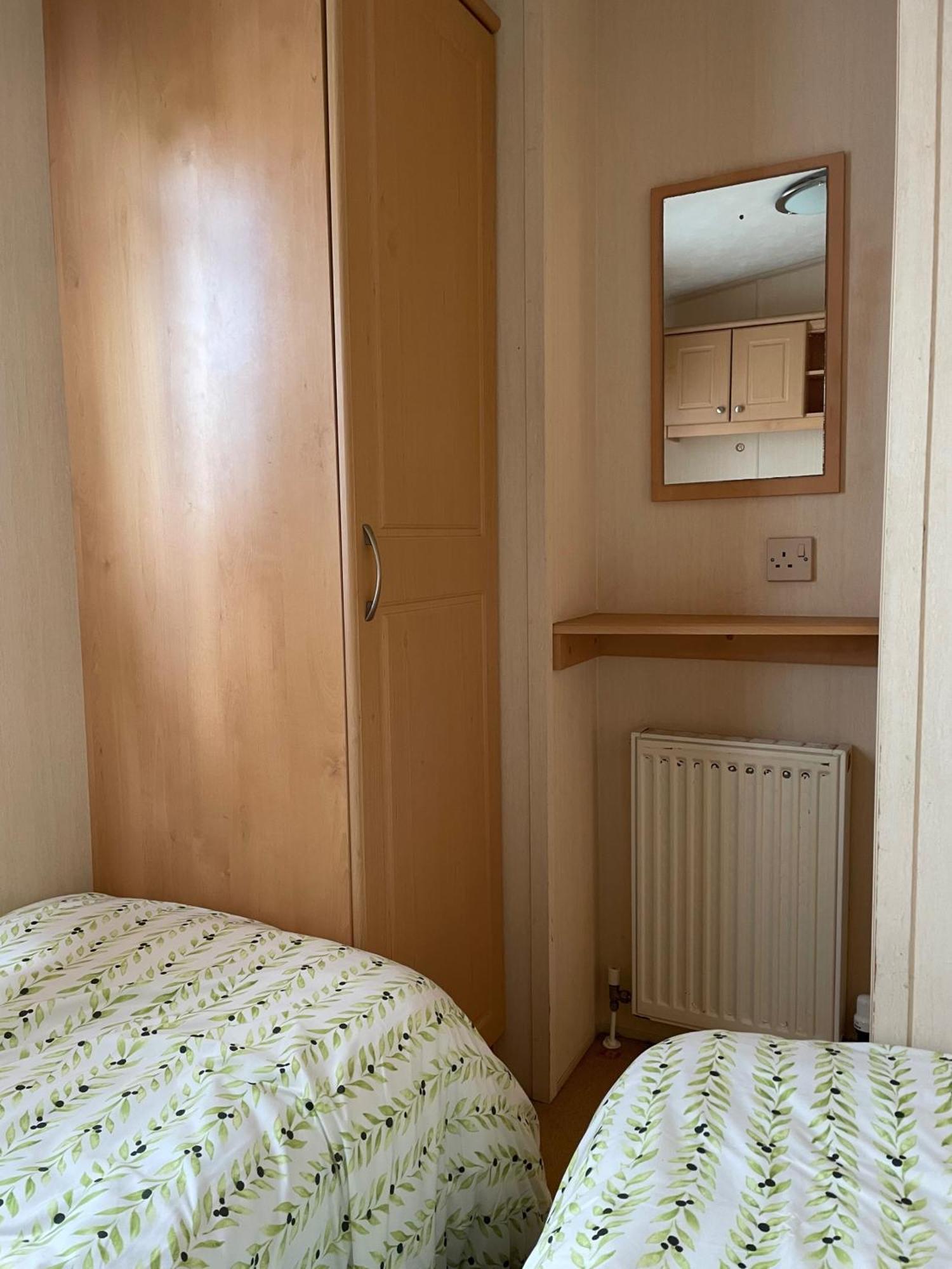 Cozy Camber Caravan 3 Bedroom Retreat With Decking Rye Eksteriør bilde