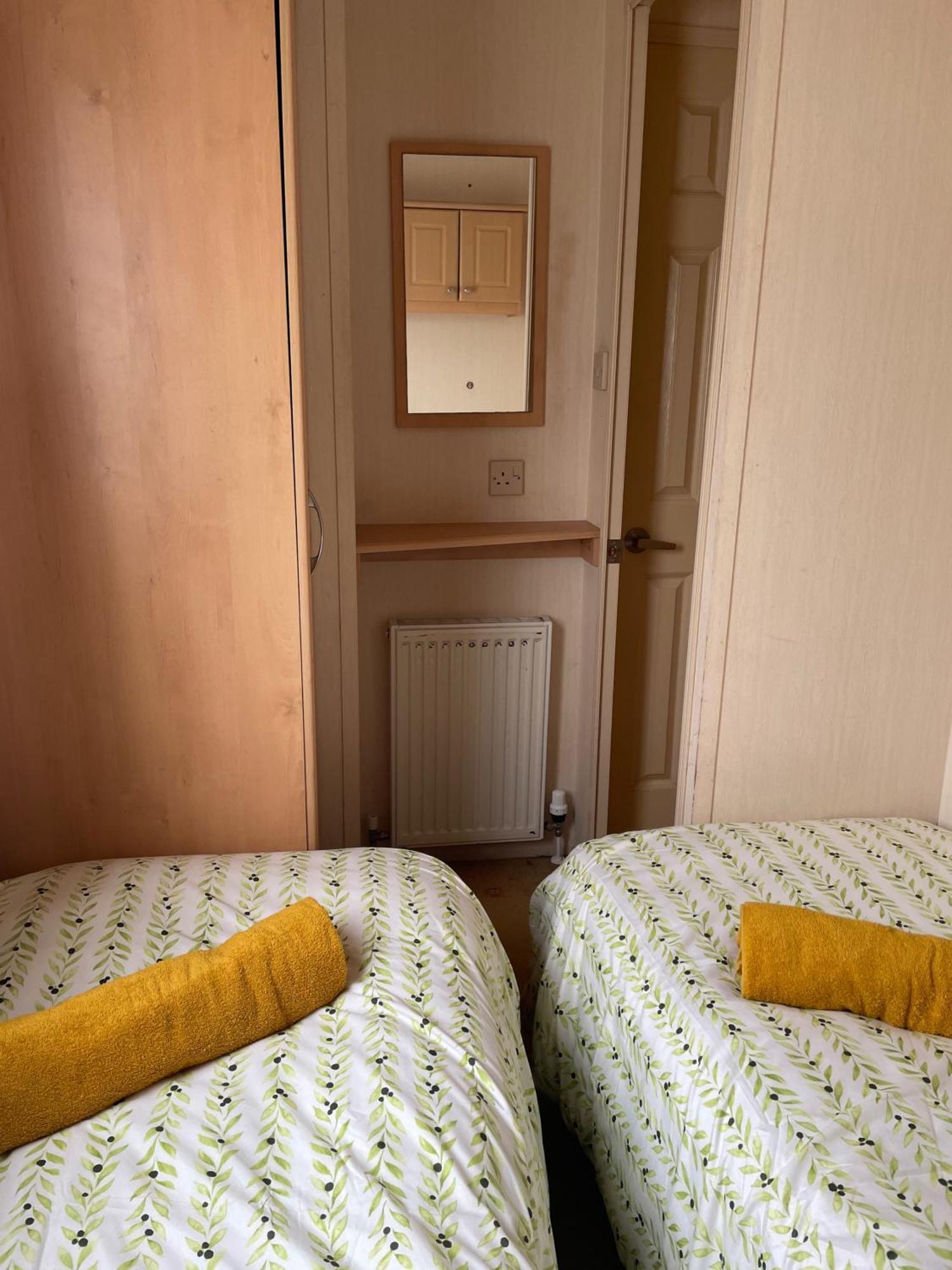 Cozy Camber Caravan 3 Bedroom Retreat With Decking Rye Eksteriør bilde