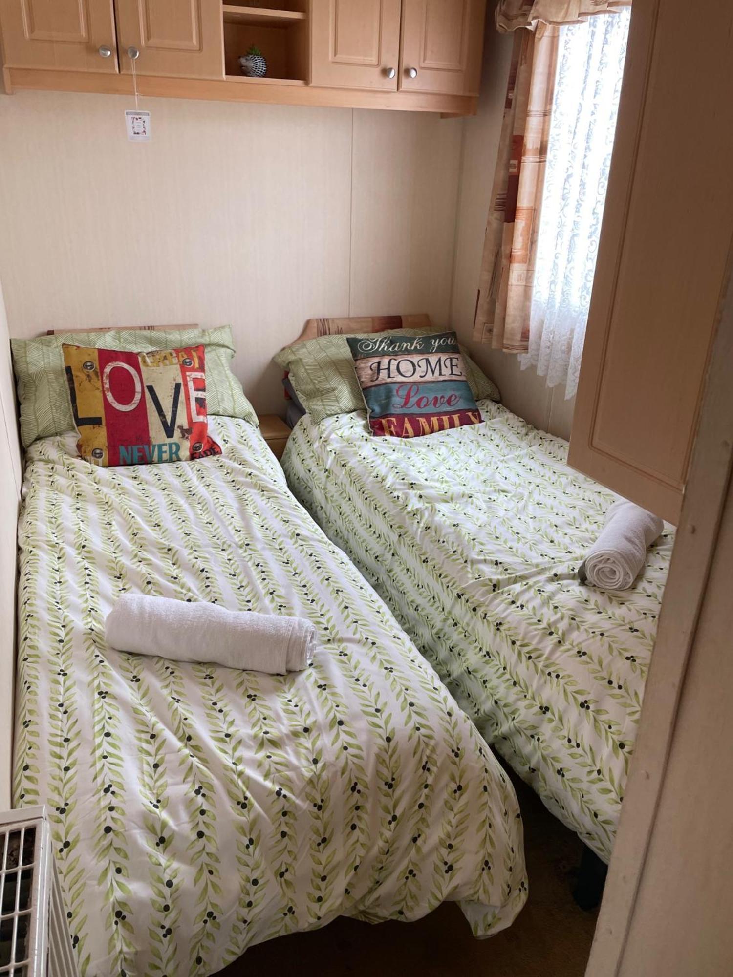 Cozy Camber Caravan 3 Bedroom Retreat With Decking Rye Eksteriør bilde