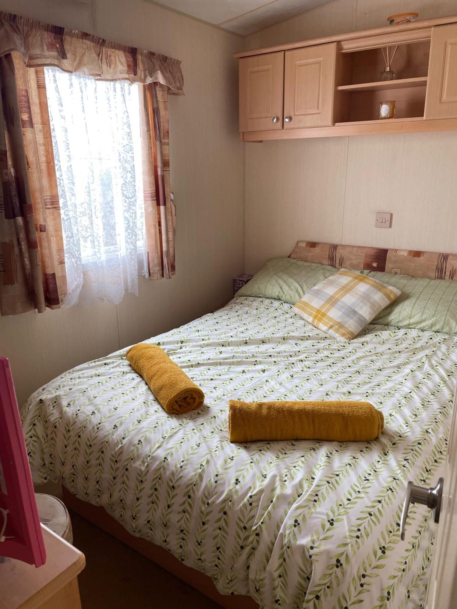 Cozy Camber Caravan 3 Bedroom Retreat With Decking Rye Eksteriør bilde